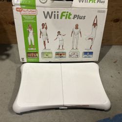 Wii Fit plus Board And Just dance 2 