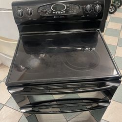 Maytag Electric Stove(Delivery Available)