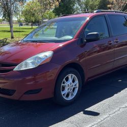 Toyota Sienna 