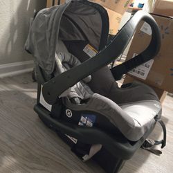 Baby Trend EZ Flex-Loc Infant Car Seat w/ Base – Excellent Condition!