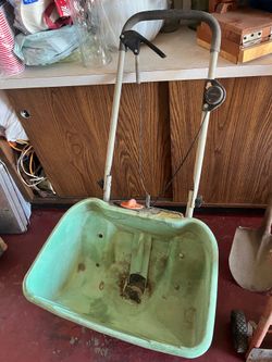 Lawn spreader