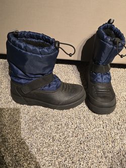 Boys Size 4 Winter Boots