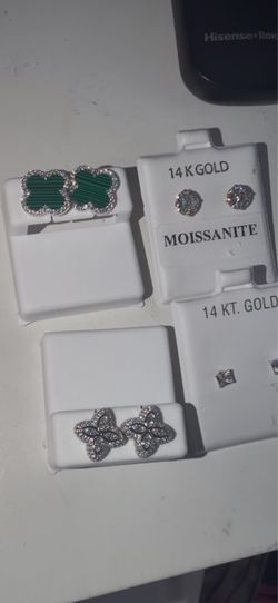 Sterling silver , gold with mooisanite