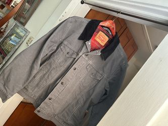Levi’s trucker jacket