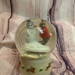 Royal Doulton Bunnykins "Foot Prints in the Snow" large snow globe