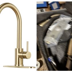 Kitchen Faucet with Pull Down Sprayer - Brushed Gold Single Handle Kitchen Faucets, High Arc Stainless Steel Pull Out Kitchen Sink Faucet with Deck fo