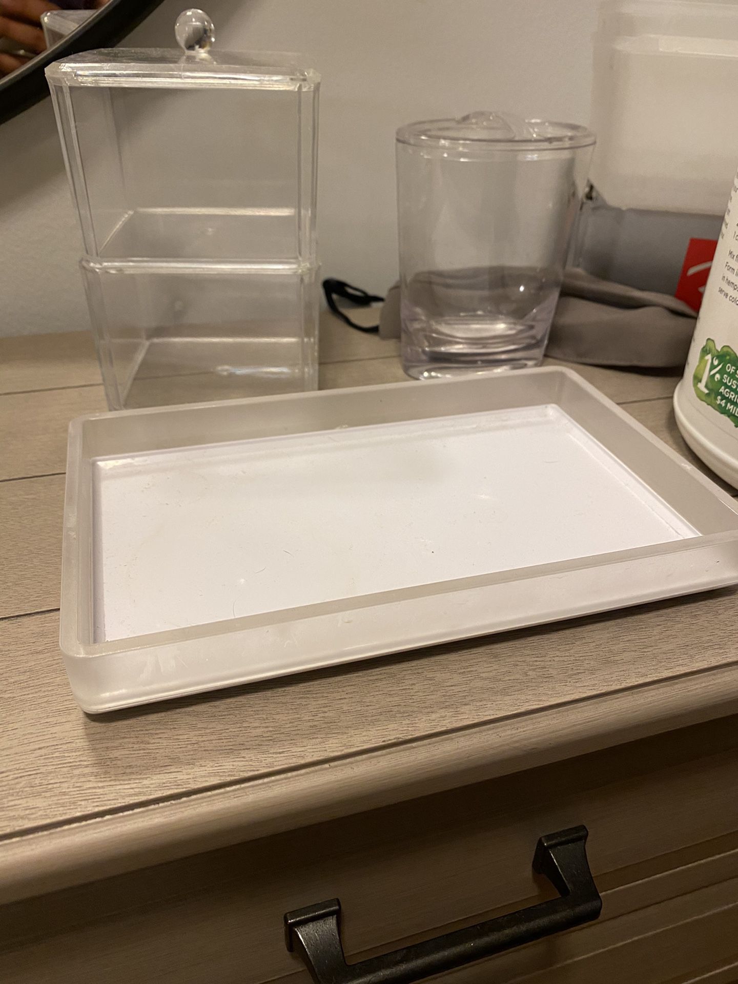 White vanity tray