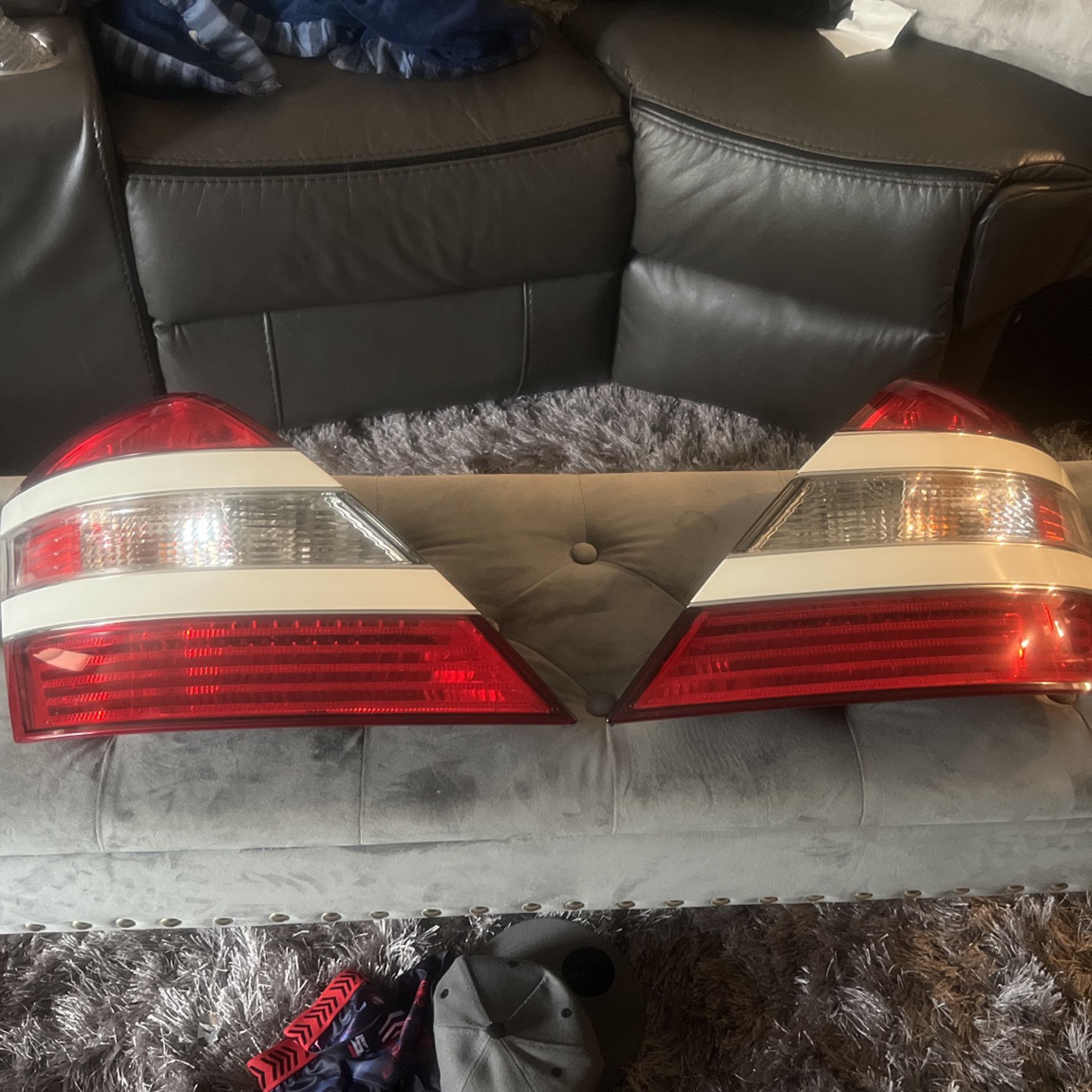 09 And Up OEM S Class Mercedes Benz Tail Lights