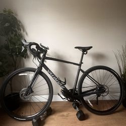 2023 Specialized Diverge 56 Road/Gravel bike (almost New) 