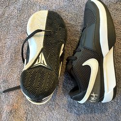 Nike Boys sneakers size 4