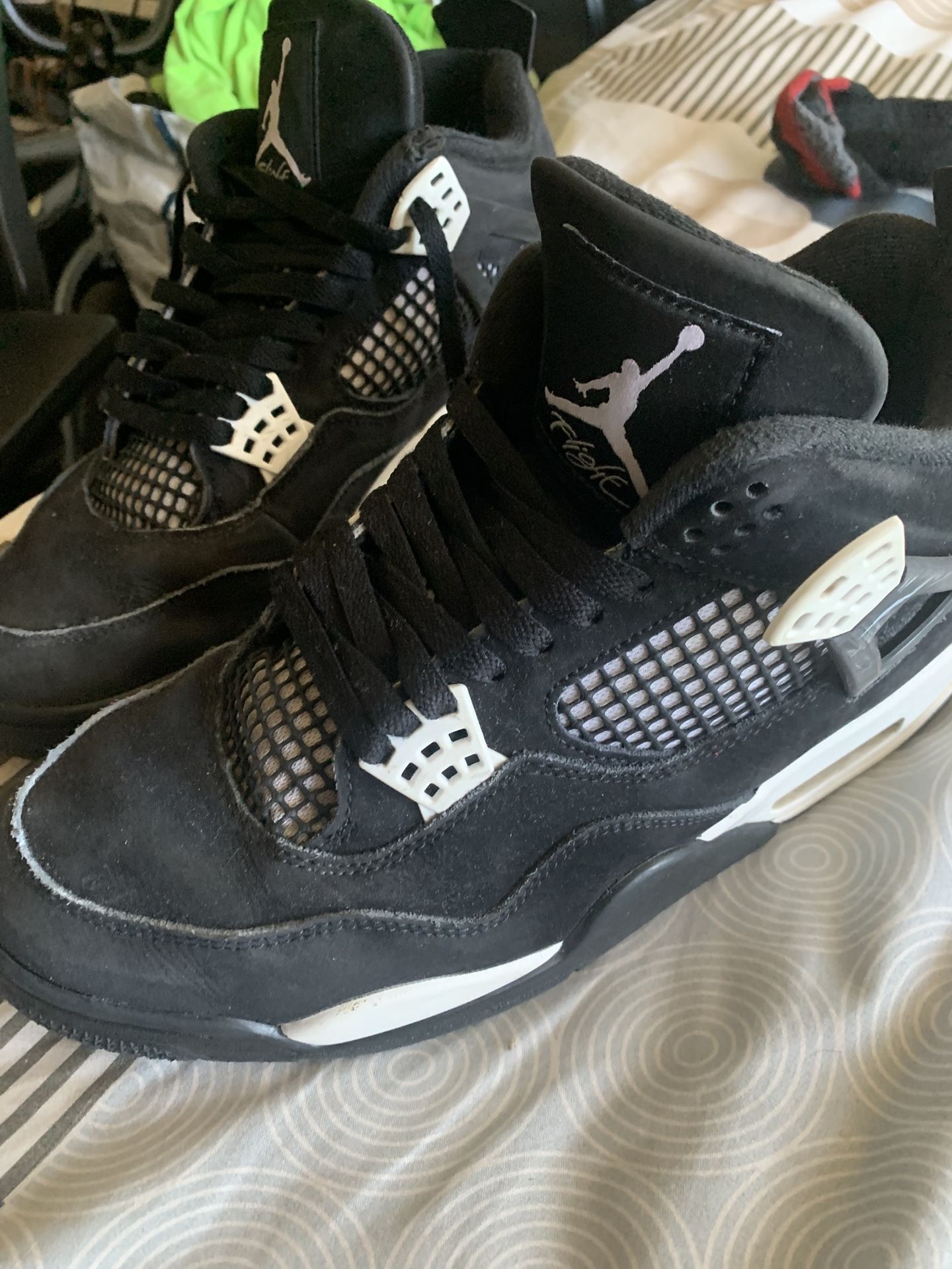 Thunder White 4s