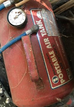 Portable air tank 5 gallon size with hose