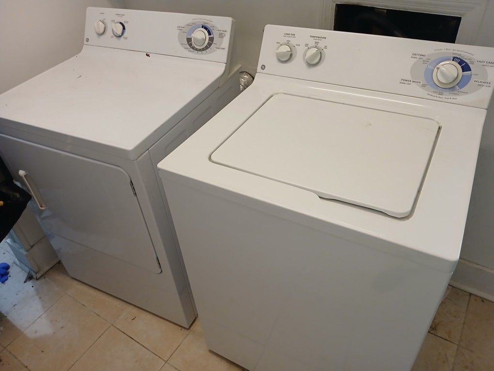 GE Washer And Dryer Set