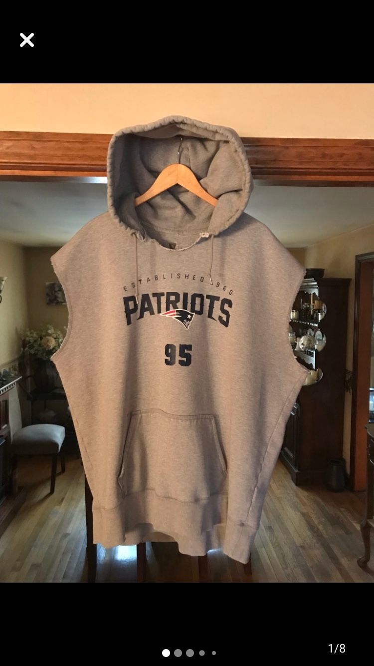 New England Patriots Chandler Jones hoodie size xxl