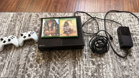 Xbox One Bundle – 2 Controllers, 2 Games, Long HDMI
