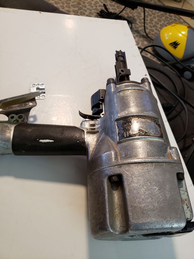 Hitachi NR83 A3 Framing nail gun