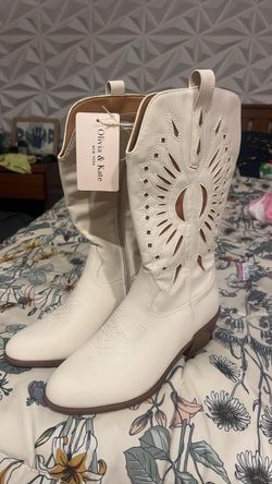 White women’s boots