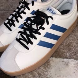 Adidas size 10 men’s shoe