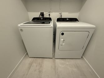 Whirlpool WASHER AND DRYER