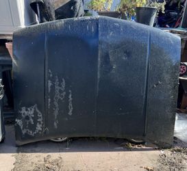 Chevrolet Silverado hood