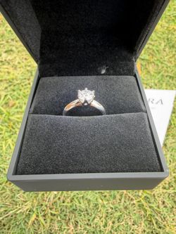 VVS1 1ct Engagement Ring
