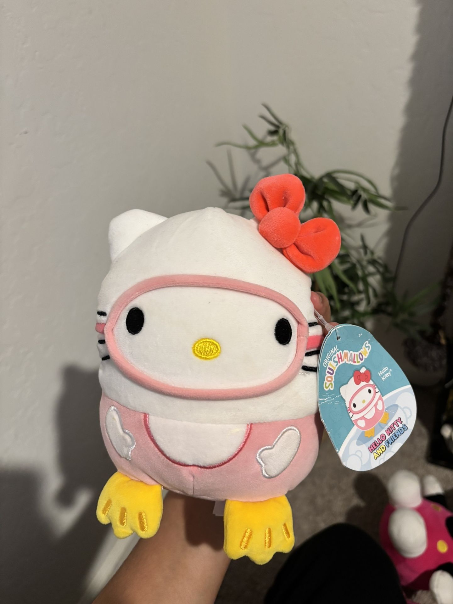 Hello Kitty Sanrio Squish mellow