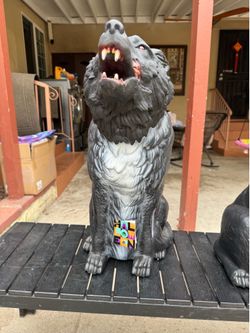 Animated halloween wolves