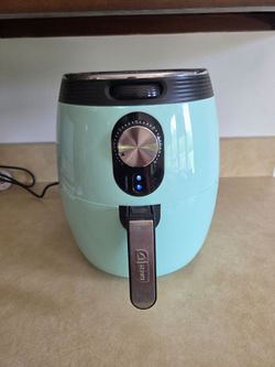 Dash Deluxe Air Fryer - Adjustable Temperature Control & Auto Shut-Off Feature - AirCrisp®