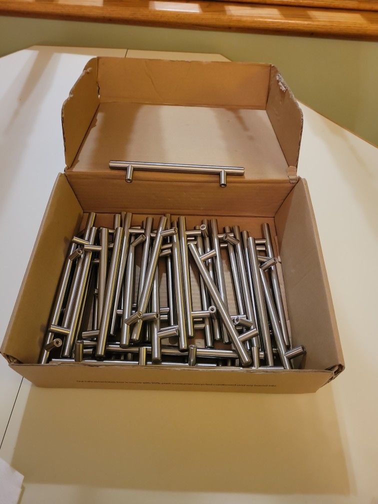 CABINET HARDWARE