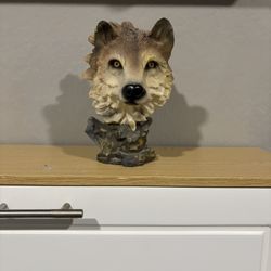 Wold Statue/ Bookend