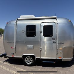 2005 Airstream Bambi 16’ trailer. 