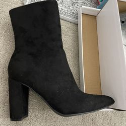 Black Boots 