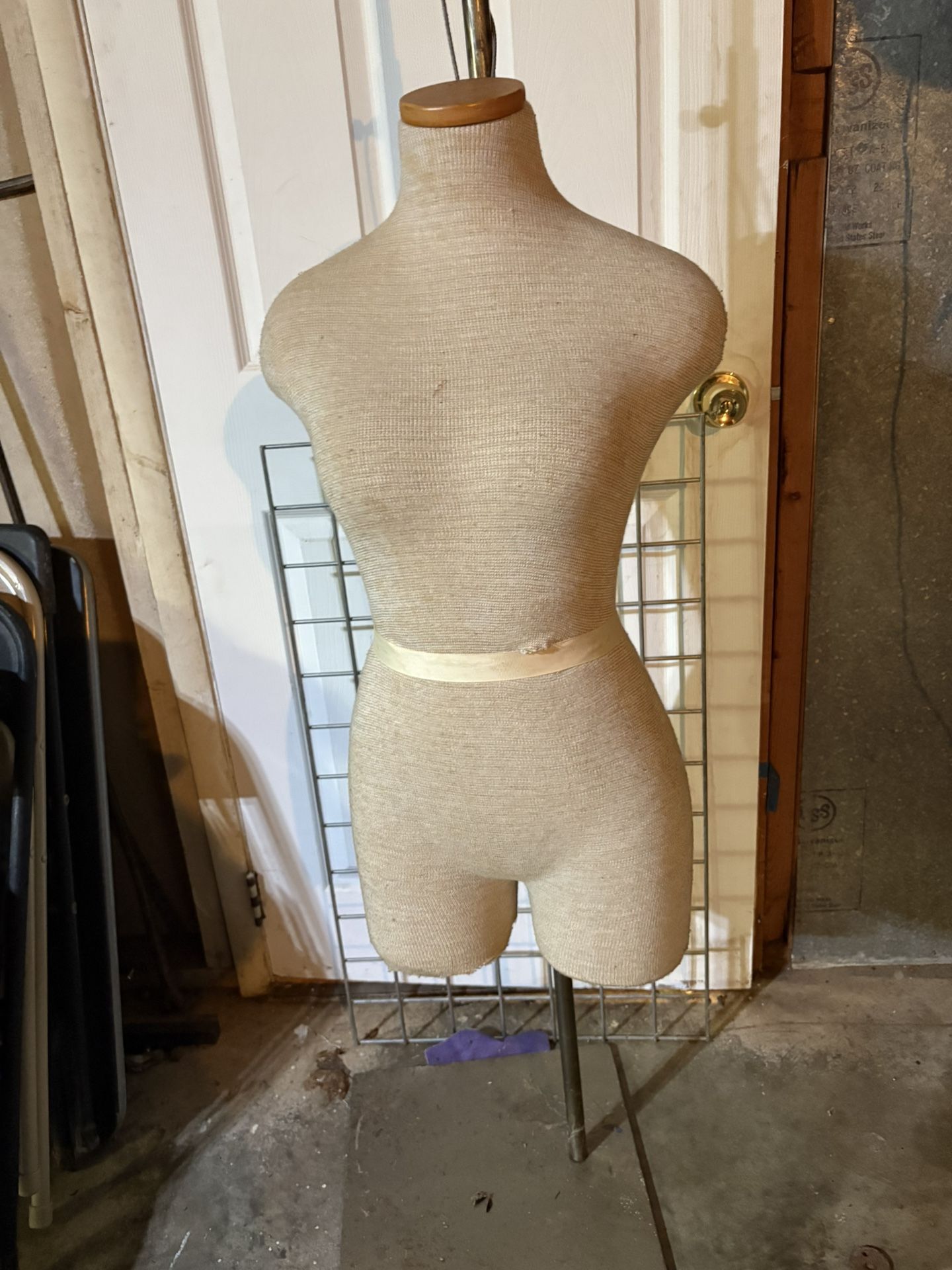 fixture for clothing