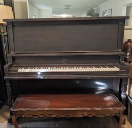 Baldwin Hamilton Chicago Piano Upright Vintage circa 1970s Papal Medal Works