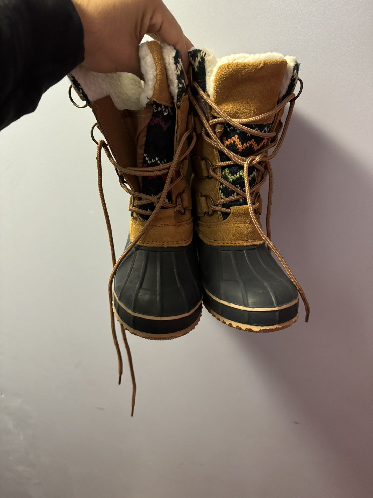 Women’s Snow Boots Size 7