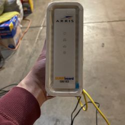 Arris Surfboard SB6183
