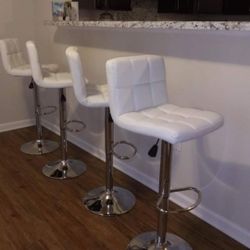 4 White Bar Stools Brand New