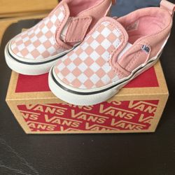 Pink, Checker Pattern.  Size 4