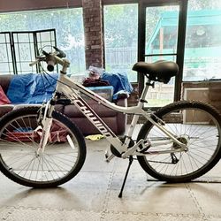 Schwinn Women's Ranger 26" Mountain Bike-White