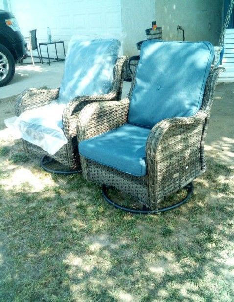 Brand New Patio Swivel Chair Set Brand New Patio Rocking Chairs Gray Frame Blue Cushions Brand New Also Available In Gray Or Dark Gray Cushions 🚚🆕🚚