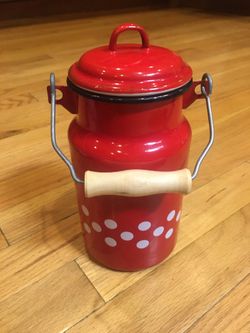 Vintage Style Enameled Container With Lid, 1L