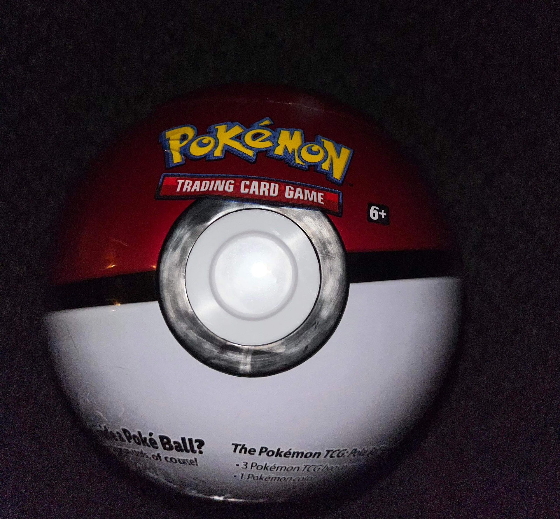 New Pokémon Poke Ball Tin 