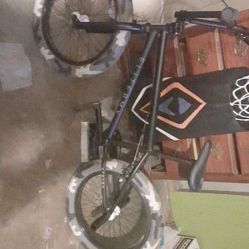 SEND OFFER )Elite Bmx Just Need To Out Handlebars On Super Easy Need Gone ASAP 