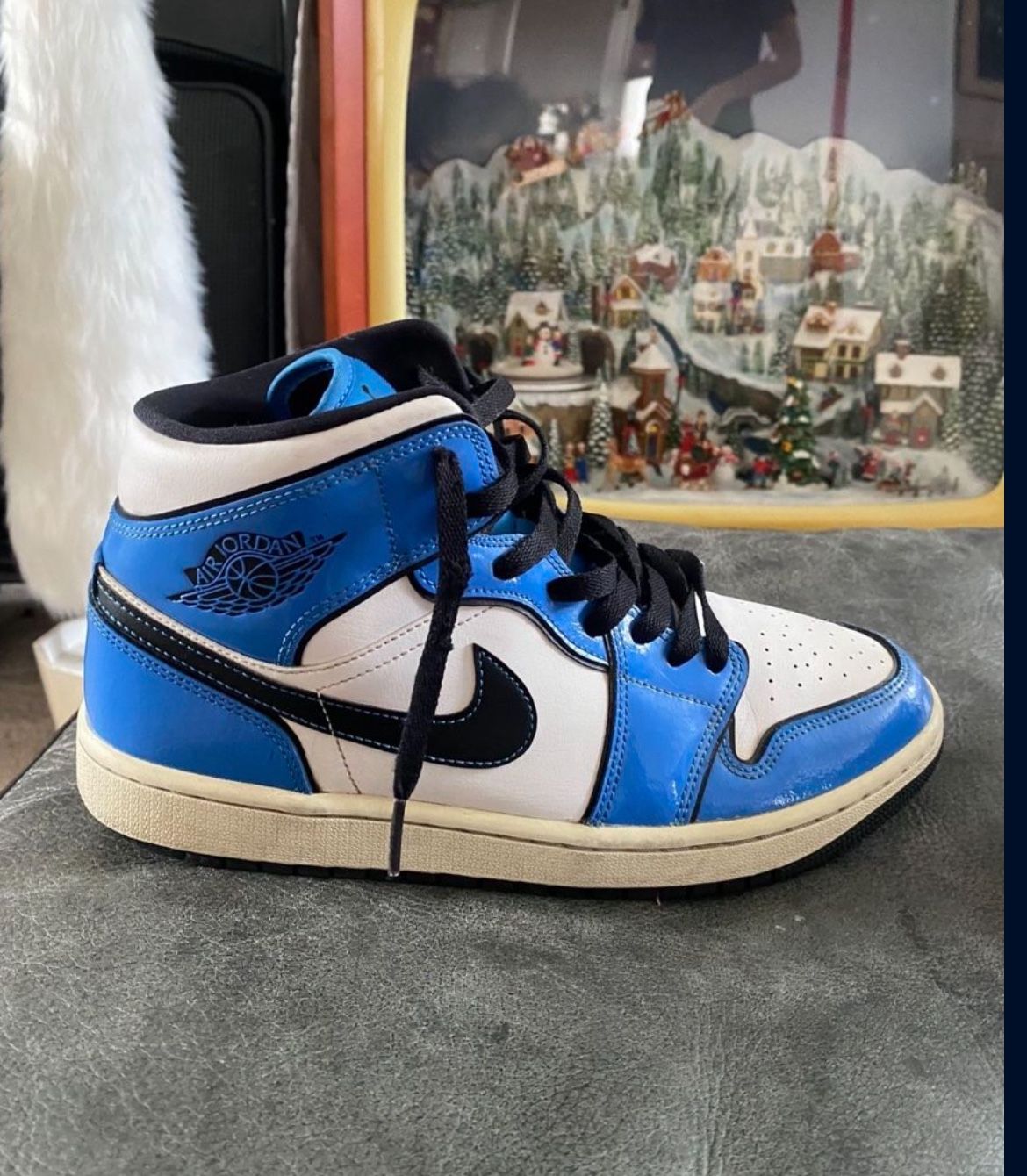 Jordan 1 Signal Blue