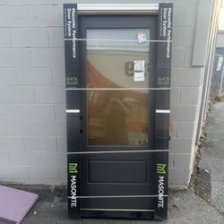 Masonite MPDS 36in.x 80in. Inswing 3/4 Lite Pre-hung Fiberglass Front Door with Brickmolding