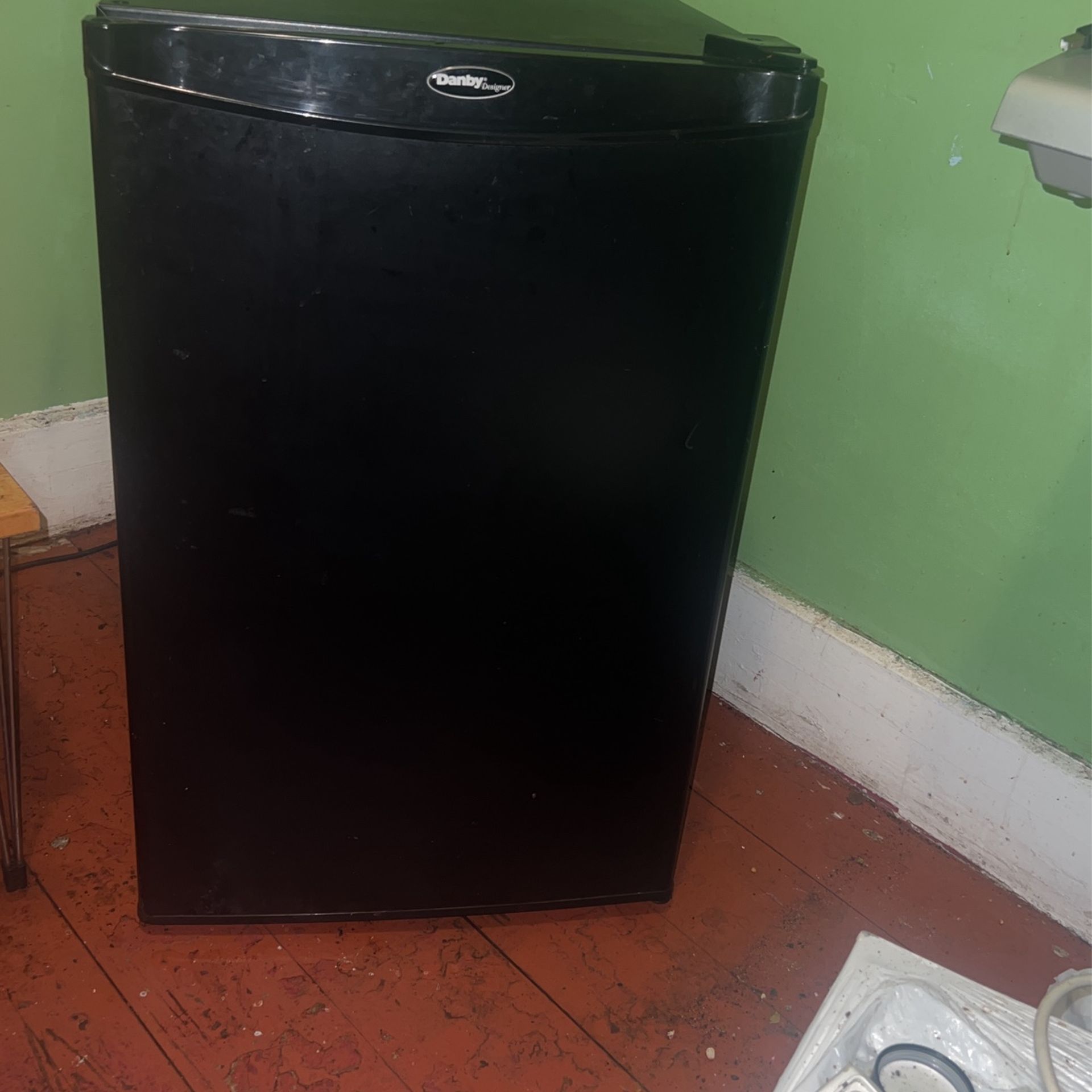 Danby mini fridge- Freezer