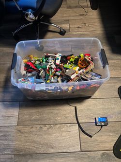 30 lbs of Lego bulk