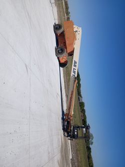 110’ BOOM LIFT