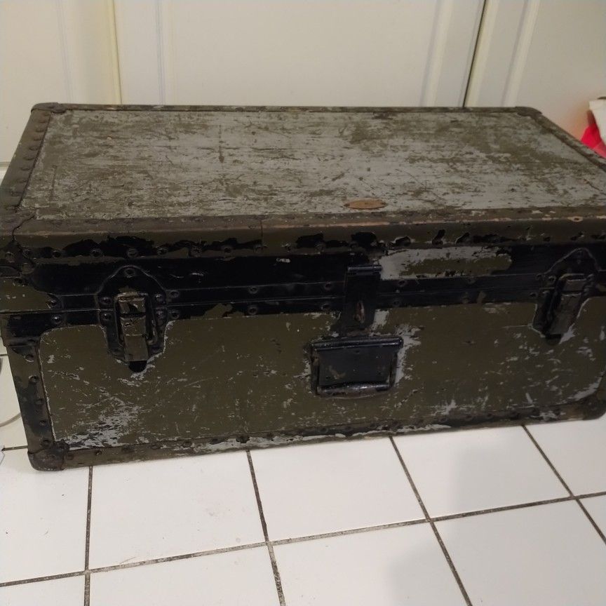 1946 World War 2 Army Foot Locker 