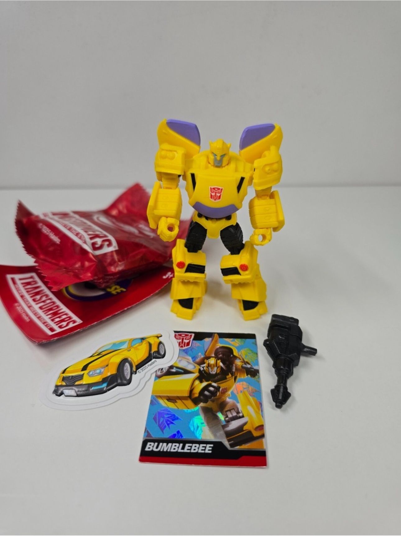 Zuru 5 Surprise Transformers Series 1: Bumblebee Figure